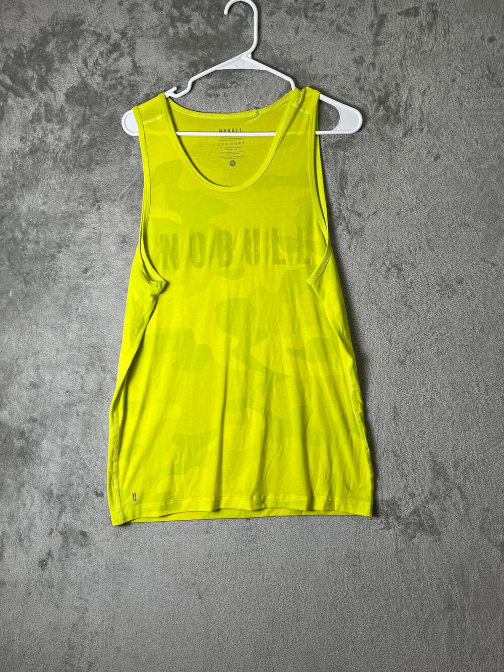 Nobull Neon Camo Performance Tank Top Men's Medium‎ Yellow Gym Workout Training